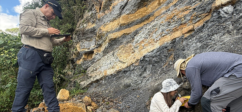 Ecuador y Perú trabajan en Mapas Geológicos Binacionales