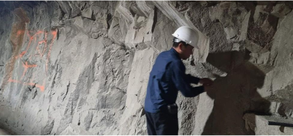 Acción coordinada para proteger Portovelo: IIGE evalúa causas del socavón en Cementerio Municipal