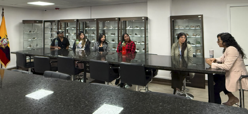 Futuros ingenieros geoespaciales visitaron las instalaciones del IIGE
